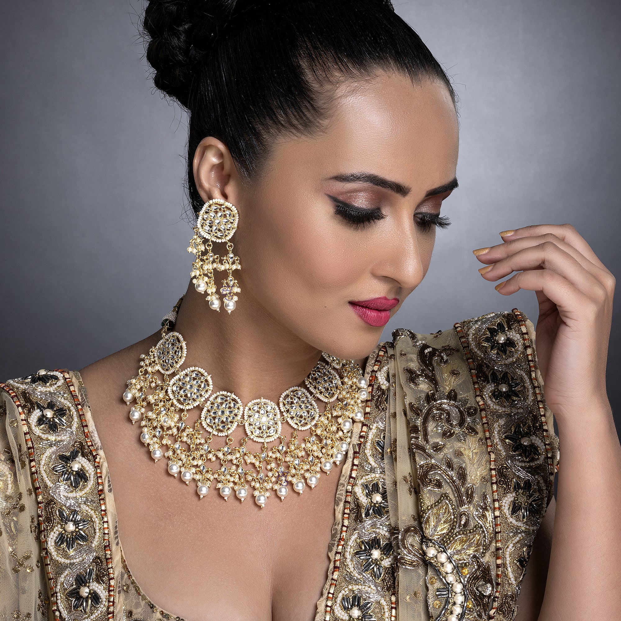 Sukkhi Sensational Kundan Gold Plated Pearl Choker Necklace Set Worn By Karisma Kapoor