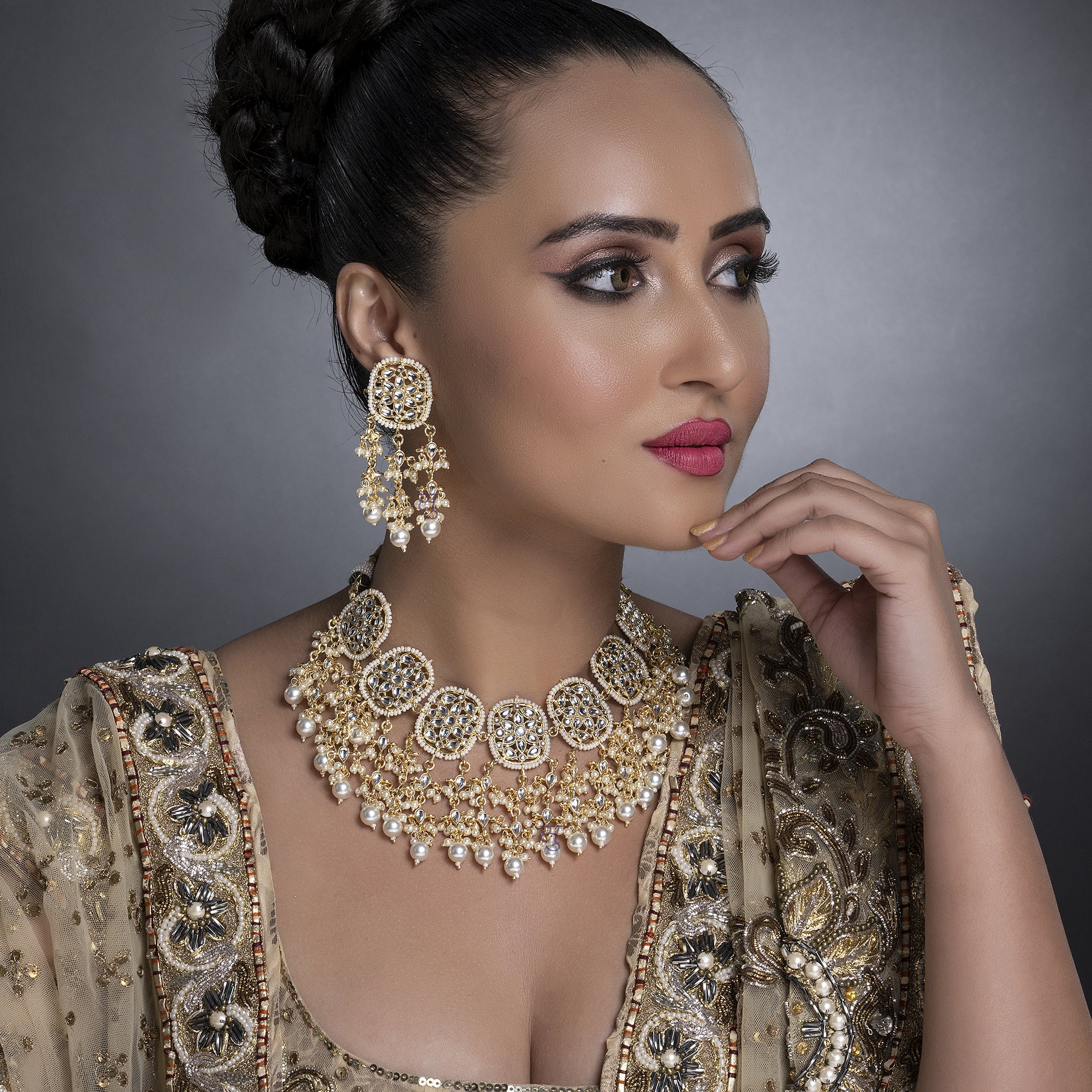 Sukkhi Sensational Kundan Gold Plated Pearl Choker Necklace Set Worn By Karisma Kapoor