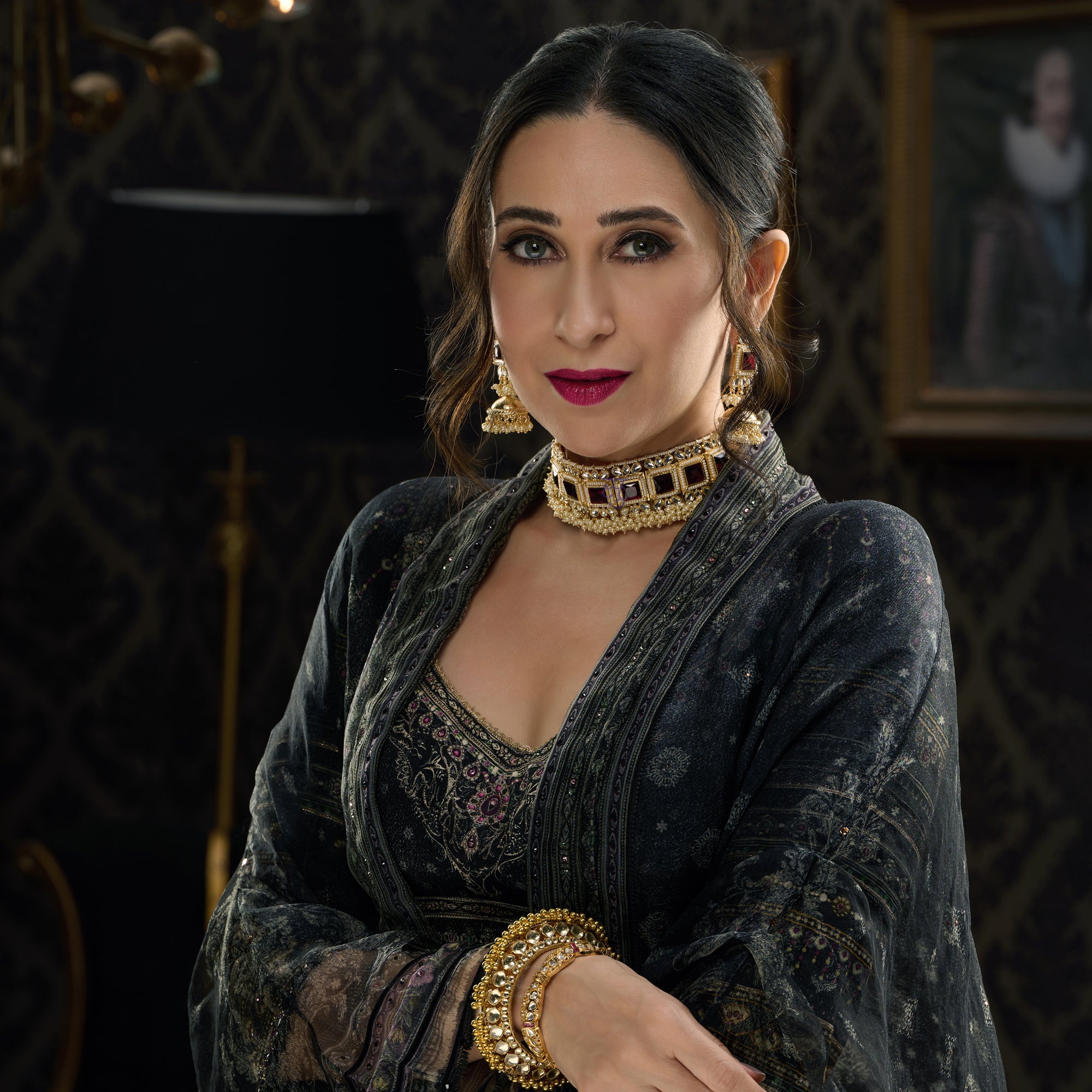 Sukkhi Dazzling Pearl Gold Plated Kundan Choker Necklace Set Worn By Karisma Kapoor