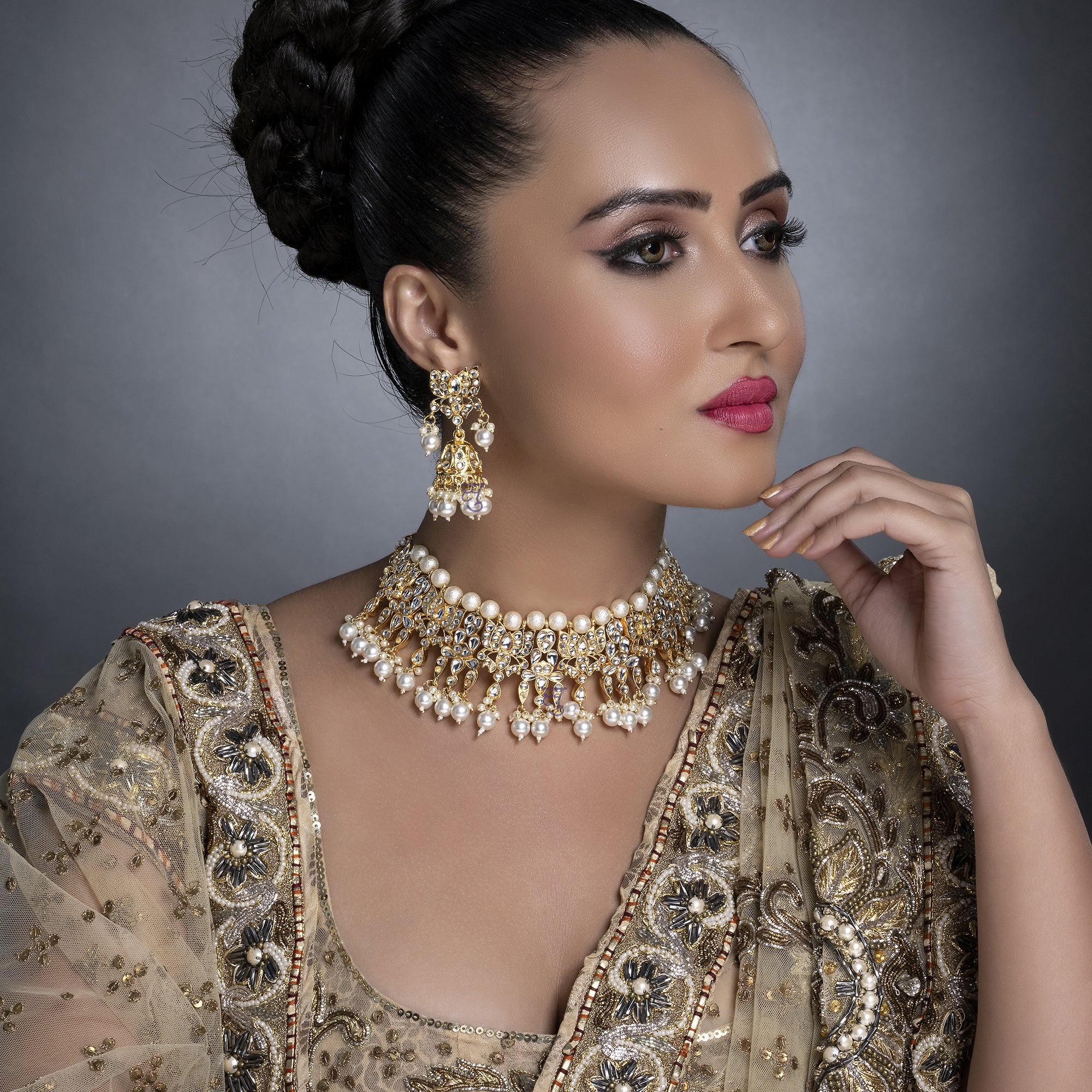 Sukkhi Elegant Kundan Gold Plated Pearl Choker Necklace Set Worn By Karisma Kapoor