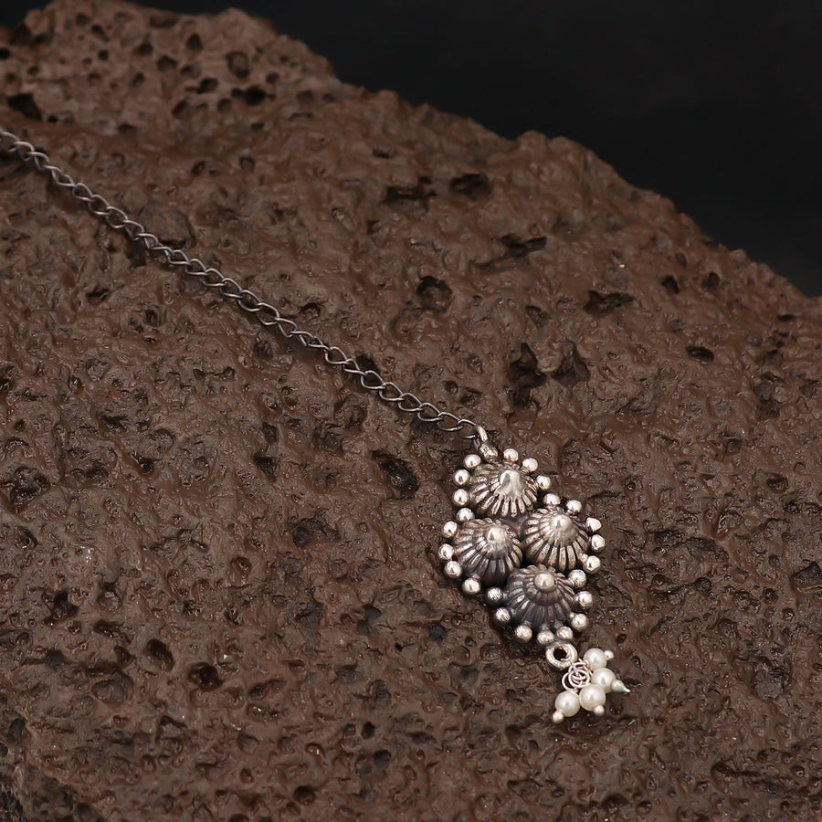Sukkhi Simple Floral Oxidised Pearl Maangtikka For Women