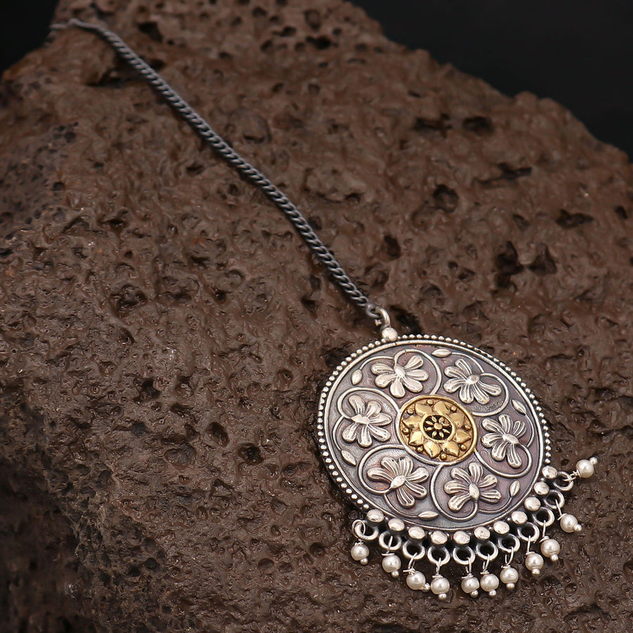 Sukkhi Glistening Oxidised Pearl Maangtikka For Women