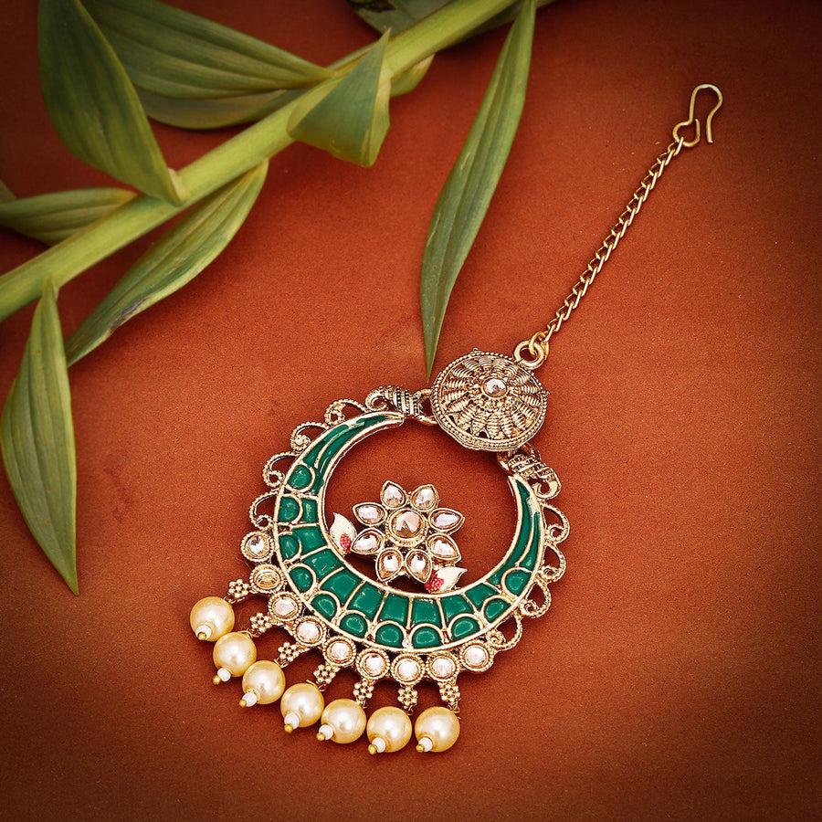 Sukkhi Shimmering Kundan & Pearl Chaand Gold Plated Maangtikka For Women