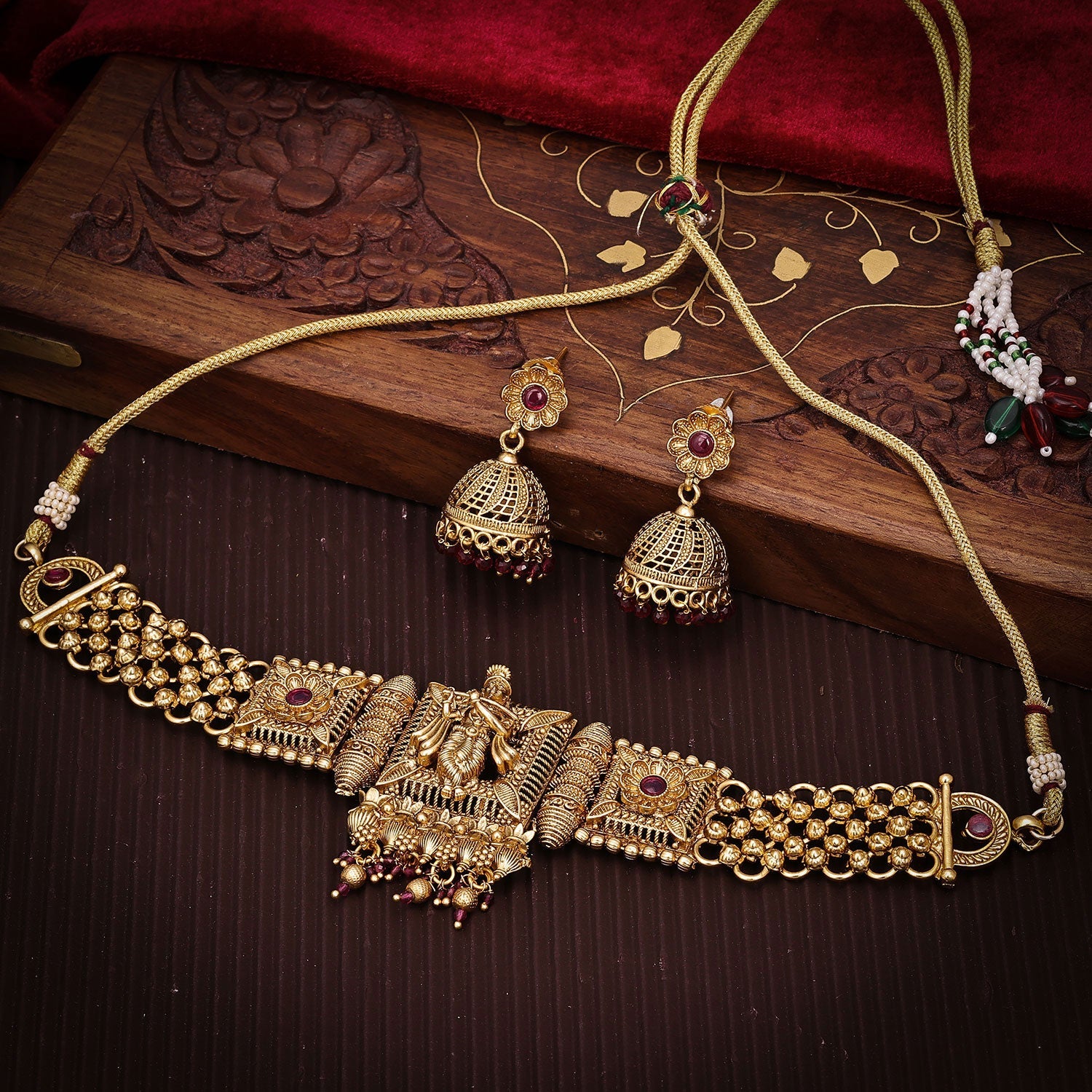 Sukkhi Dazzling Choker Pearl Golden Gold Plated Necklace Set For Women