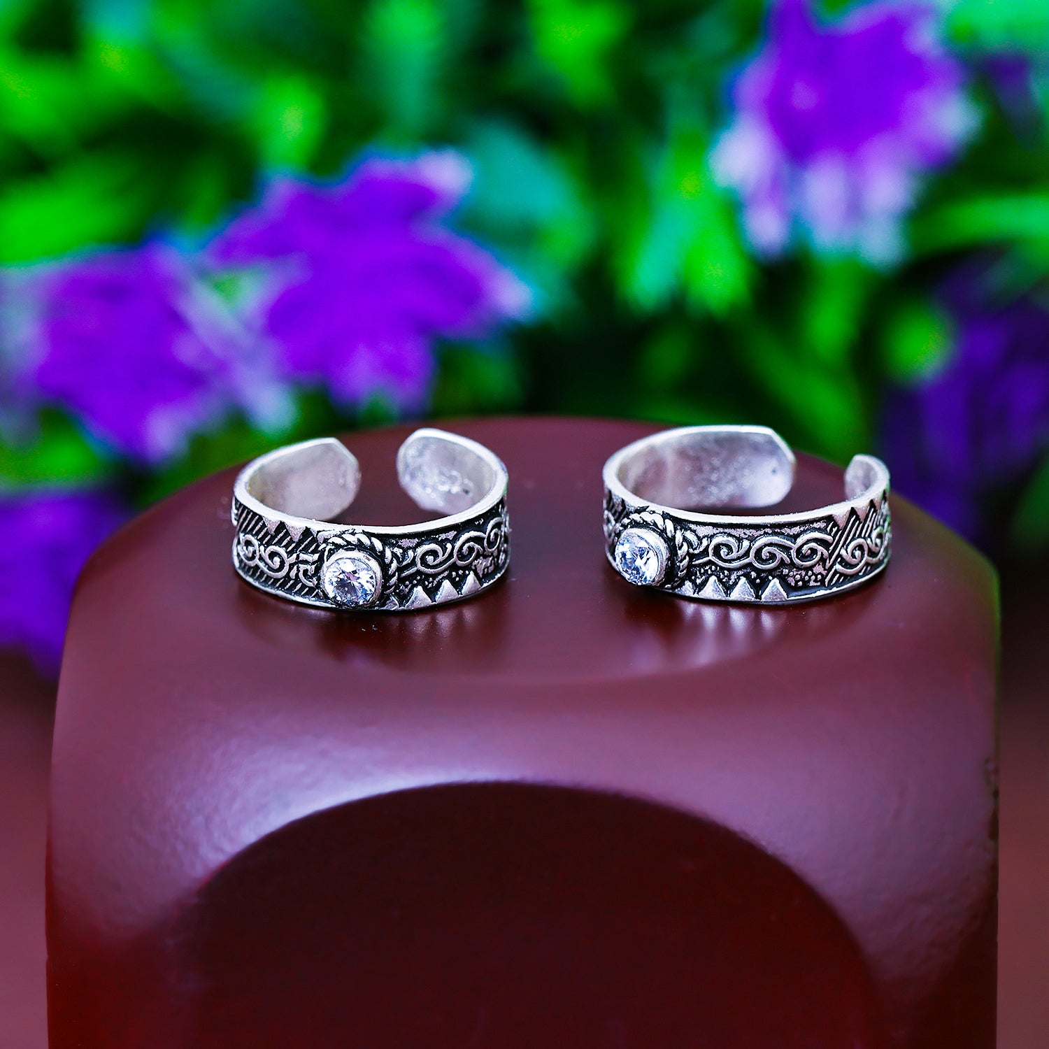 JEWELLERYHUT Pure Silver Designer Toe Ring Enamel Bicchiya for Women &  Girls,Glossy Finish Toe Rings Traditional comfortable Adjustable Light  Weight 4.5 Gram : Amazon.in: Jewellery